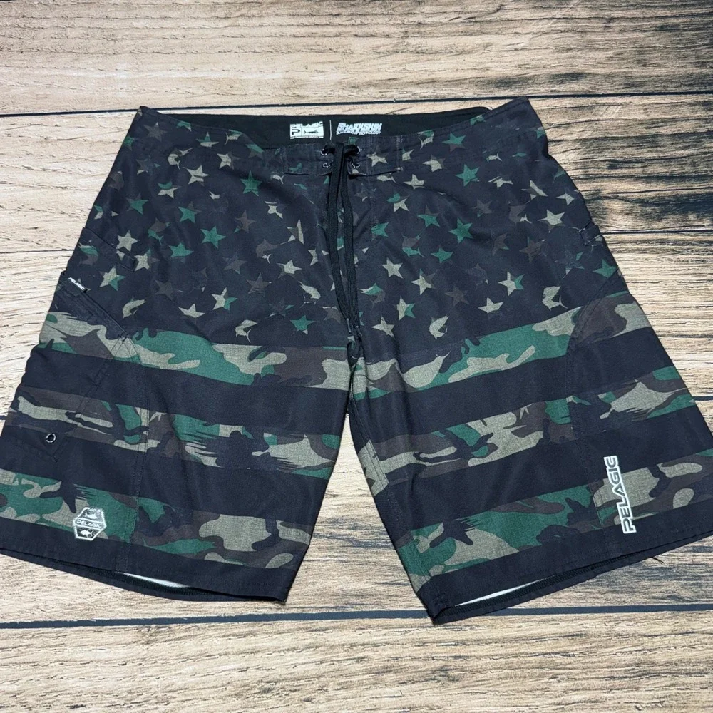 Pelagic Sharkskin Boardshorts Men 40 Black Camo Stars Stripes Fishing Shorts